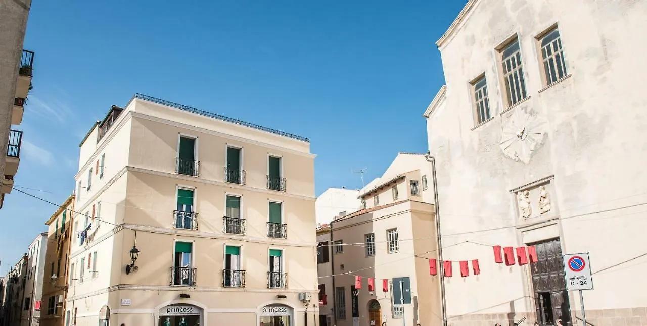 Piazza Ginnasio Affittacamere Alghero